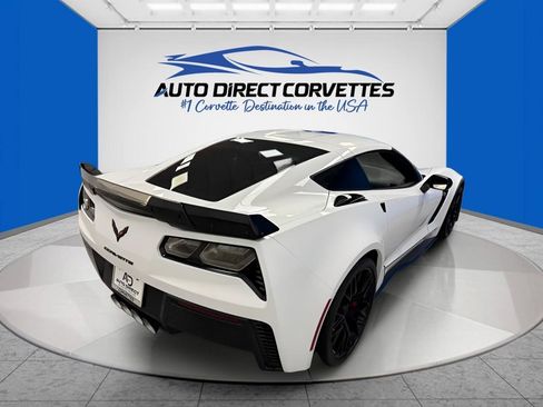 Used 2017 Chevrolet Corvette Z06 w/ Z07 Performance Package RWD image 33