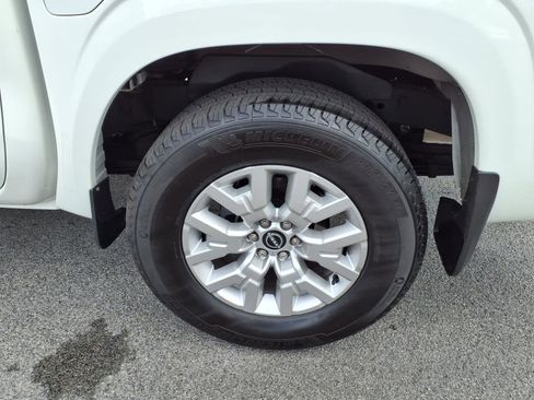 Certified 2024 Nissan Frontier SV w/ SV Convenience Package image 4