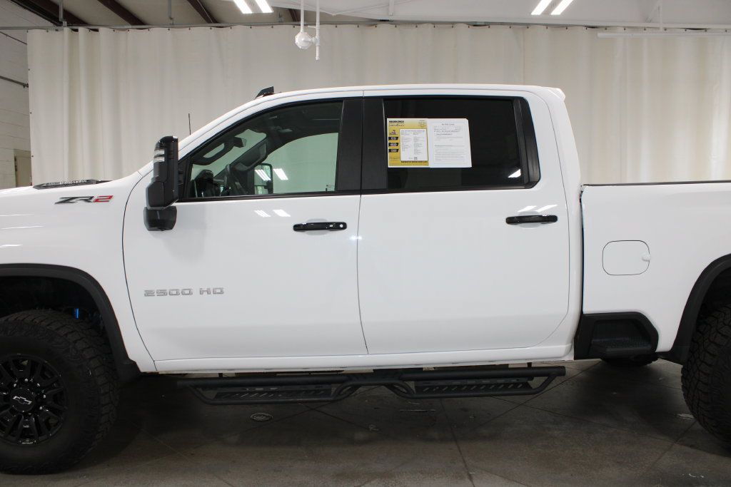 Used 2025 Chevrolet Silverado 2500 ZR2 w/ Technology Package AWD/4WD image 6