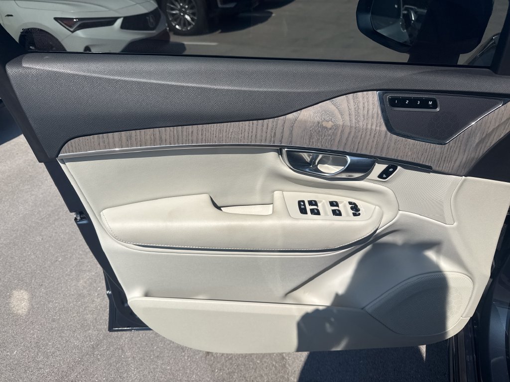 Used 2023 Volvo XC90 B5 Plus w/ Protection Package Premier AWD/4WD image 12