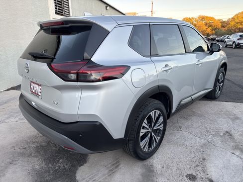 Used 2023 Nissan Rogue SV image 7