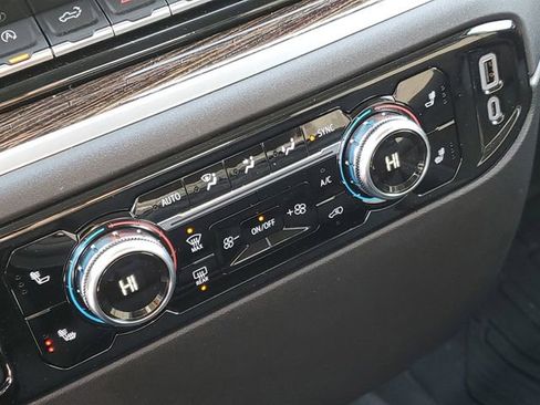 New 2026 GMC Sierra 1500 SLE image 19