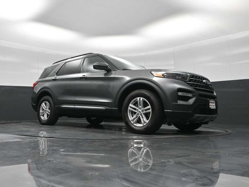 Used 2023 Ford Explorer XLT w/ Equipment Group 202A image 33