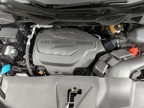 New 2026 Honda Odyssey Touring image 7