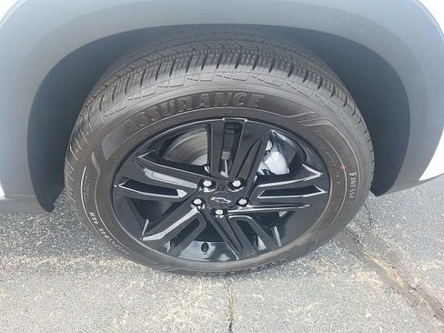 New 2026 Chevrolet Trax ACTIV w/ Sunroof Package FWD image 4