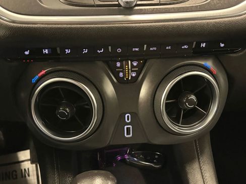 Used 2021 Chevrolet Blazer LT w/ Sound & Technology Package image 46