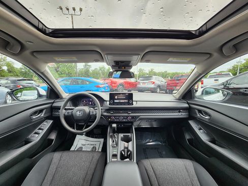 Used 2024 Honda Accord EX image 9