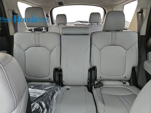 New 2025 Honda Pilot Touring image 37