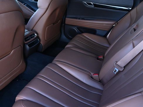 Used 2021 Genesis G80 2.5T image 7