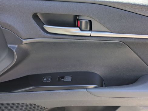 Used 2025 Toyota Camry LE image 32