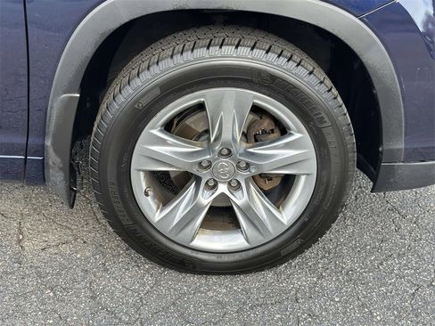 Used 2015 Toyota Highlander Limited image 25