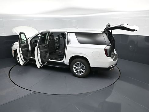 New 2025 Chevrolet Suburban Premier image 47