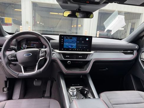 Used 2025 Ford Explorer ST-Line w/ ST-Line Street Pack AWD/4WD image 12