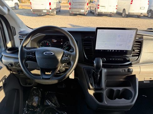 Used 2023 Ford Transit 350 XLT image 27