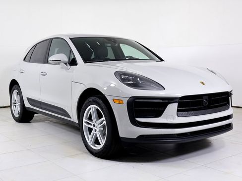 New 2026 Porsche Macan image 30