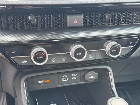 Used 2025 Honda CR-V EX-L image 17