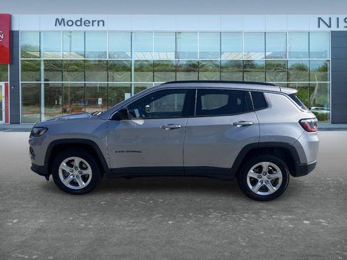 Used 2024 Jeep Compass Latitude AWD/4WD image 8
