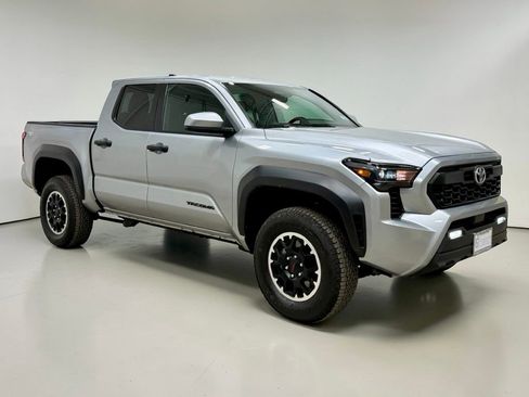 Used 2025 Toyota Tacoma TRD Off-Road image 8