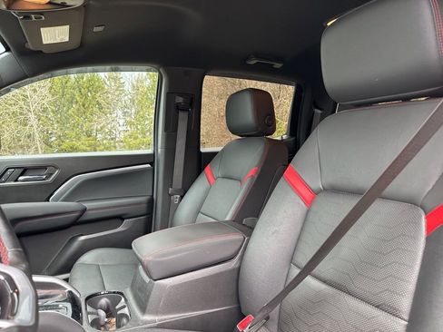 Used 2023 Chevrolet Colorado Z71 w/ Z71 Convenience Package 2 image 8