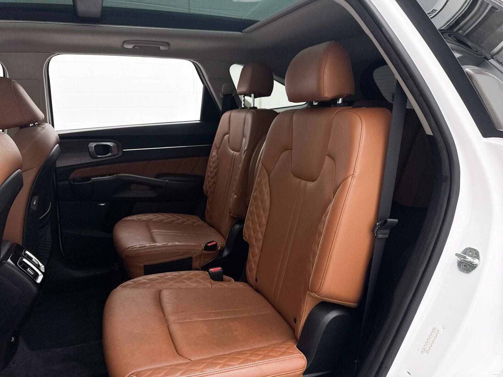 Used 2022 Kia Sorento SX Prestige w/ Rust Color Package AWD/4WD image 34