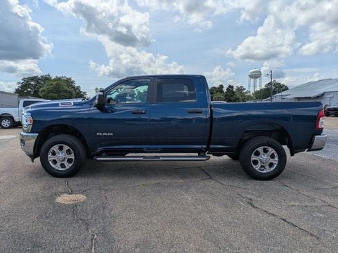Used 2024 RAM 2500 Big Horn AWD/4WD image 7