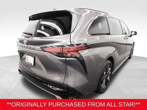 Used 2021 Toyota Sienna XSE w/ XSE Plus Package image 12
