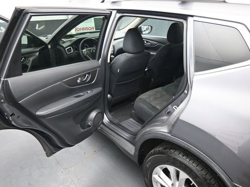 Used 2015 Nissan Rogue SV w/ SV Premium Package image 20