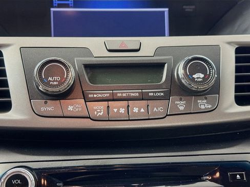 Used 2016 Honda Odyssey SE image 17