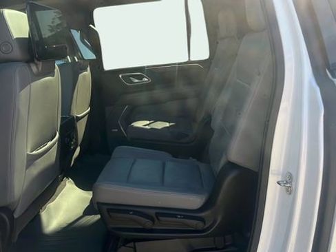 Used 2021 Chevrolet Suburban Z71 w/ Luxury Package image 51