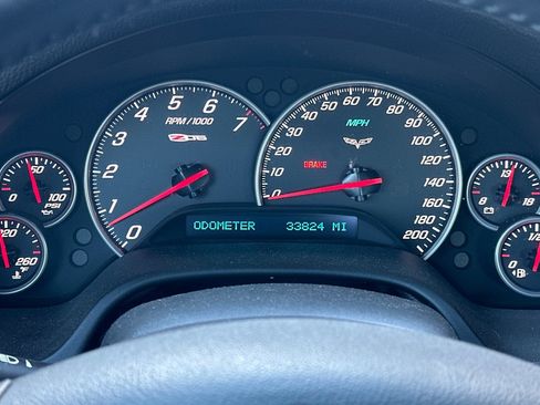 Used 2006 Chevrolet Corvette Z06 w/ Preferred Equipment Group RWD image 19