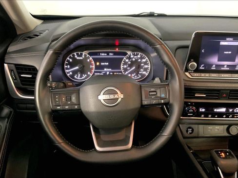 Used 2025 Nissan Rogue SV AWD/4WD image 5