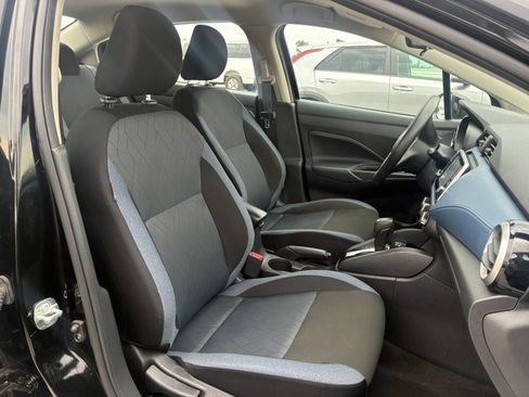 Used 2025 Nissan Versa SV FWD image 33