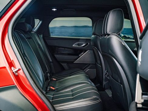 Used 2021 Land Rover Range Rover Velar R-Dynamic S image 39