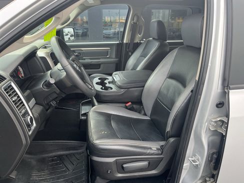 Used 2019 RAM 1500 Classic SLT AWD/4WD image 26