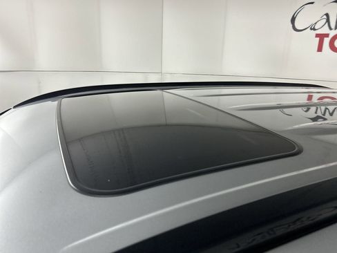 Used 2022 Toyota Highlander XSE image 10