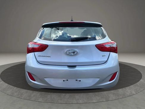 Used 2017 Hyundai Elantra GT FWD image 6