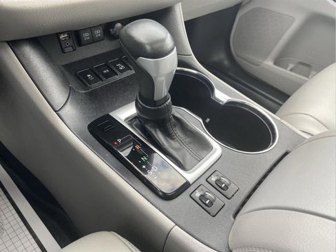 Used 2018 Toyota Highlander XLE AWD/4WD image 30