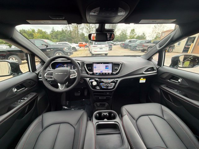 New 2027 Chrysler Pacifica Select FWD image 18