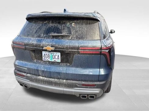 Used 2025 Chevrolet Traverse LT image 13