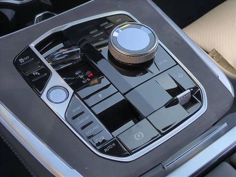 New 2026 BMW X7 M60i image 12