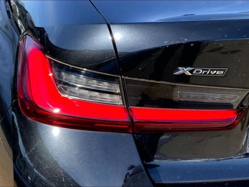 Used 2023 BMW 330i xDrive 330i xDrive w/ Premium Package image 29