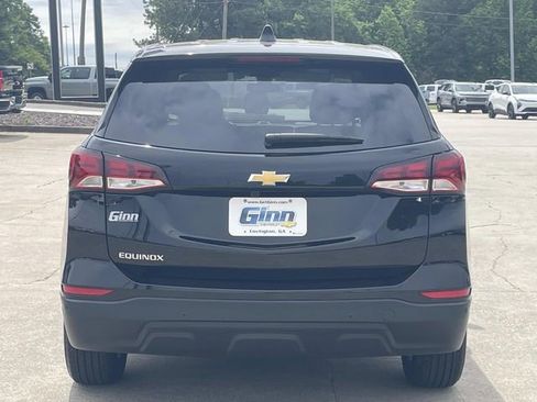 Used 2024 Chevrolet Equinox LS w/ LS Convenience Package FWD image 3