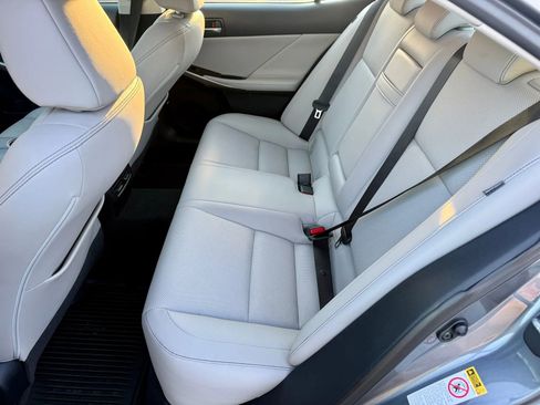Used 2016 Lexus IS 300 AWD image 14