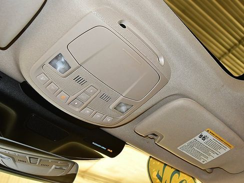 Used 2022 Lincoln Nautilus Reserve image 24