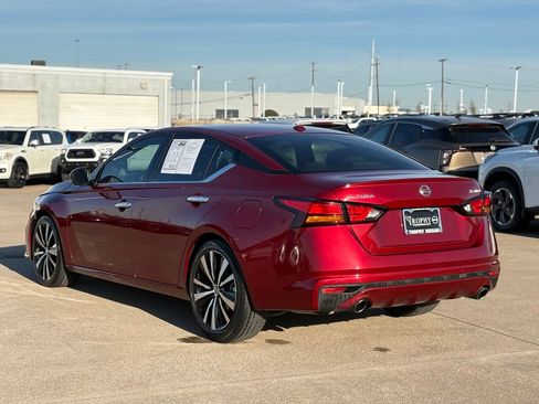 Certified 2019 Nissan Altima 2.5 Platinum image 6