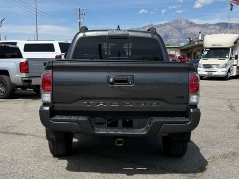 Used 2022 Toyota Tacoma TRD Sport w/ Technology Package image 7
