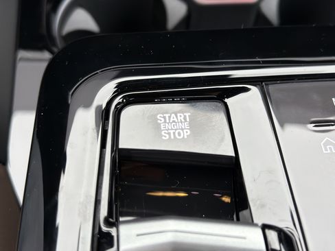 New 2026 BMW 530i w/ Convenience Package image 9