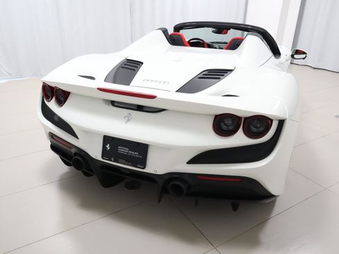 Used 2023 Ferrari F8 Tributo RWD image 11