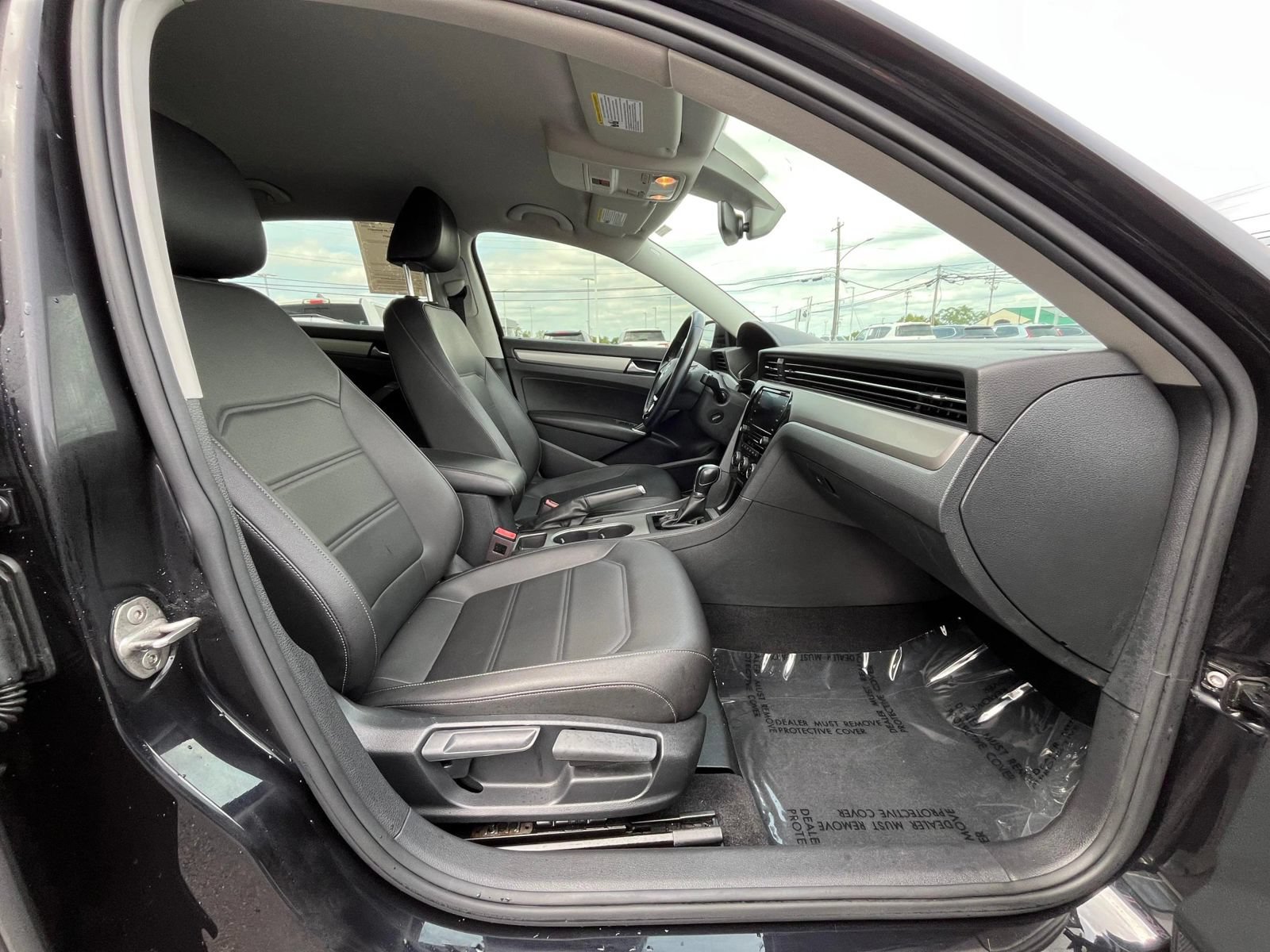 Used 2020 Volkswagen Passat 2.0T SE FWD image 21
