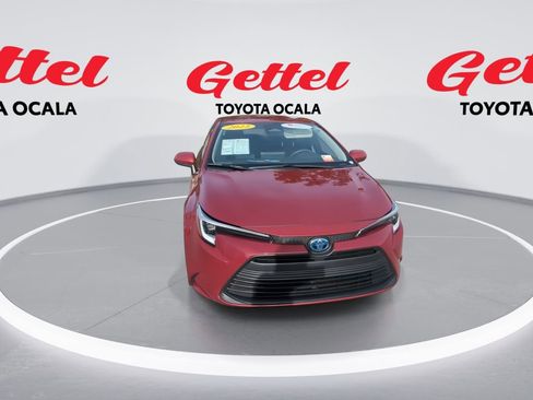 Used 2023 Toyota Corolla LE image 3